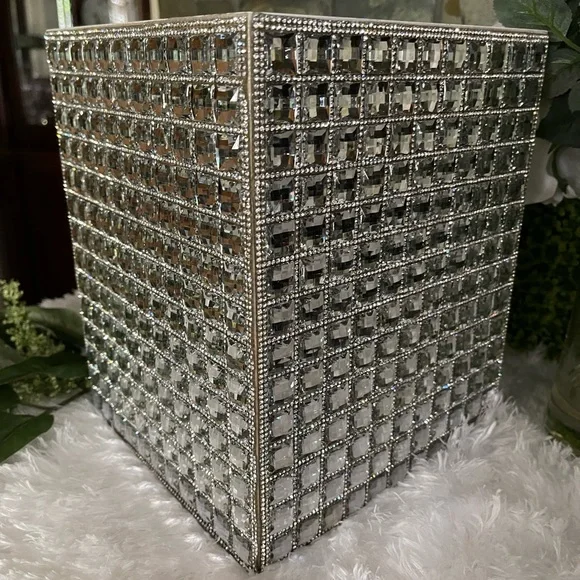🎉SOLD🎉BELLA LUX Full Rhinestone Crystal Luxury Wastebasket Trash Can~Rare HTF - Picture 2 of 8